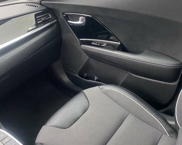 Серый Киа Niro, объемом двигателя 0 л и пробегом 54 тыс. км за 19999 $, фото 33 на Automoto.ua