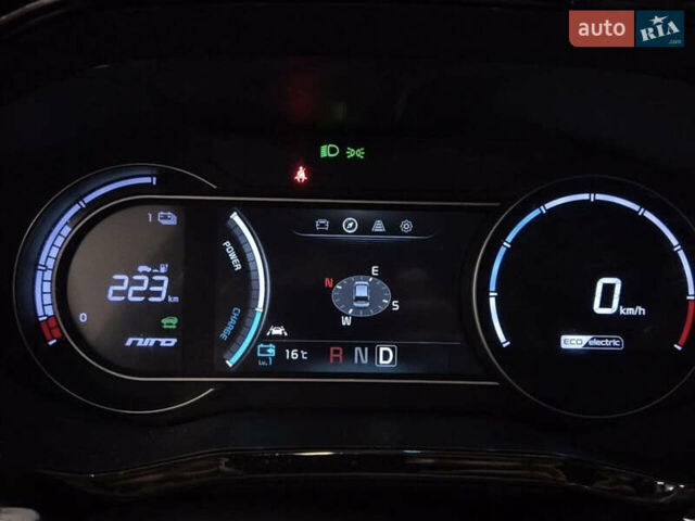 Серый Киа Niro, объемом двигателя 0 л и пробегом 87 тыс. км за 19800 $, фото 16 на Automoto.ua