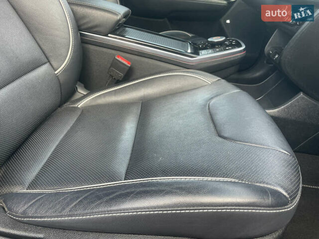 Сірий Кіа Niro, об'ємом двигуна 0 л та пробігом 140 тис. км за 18500 $, фото 29 на Automoto.ua