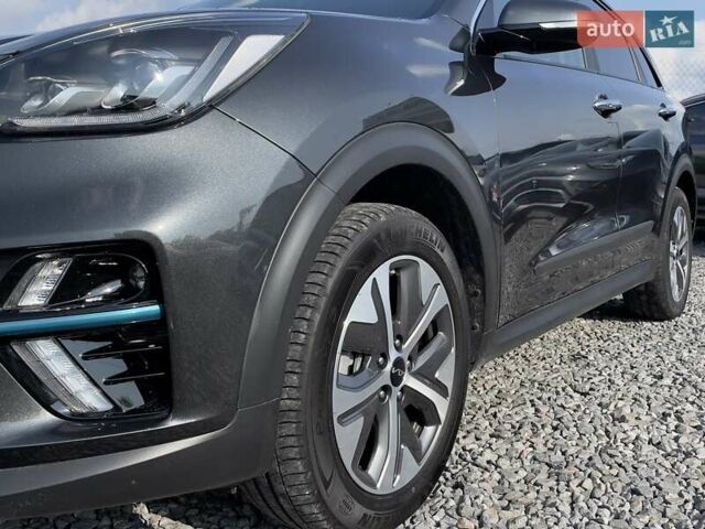Серый Киа Niro, объемом двигателя 0 л и пробегом 88 тыс. км за 22250 $, фото 3 на Automoto.ua