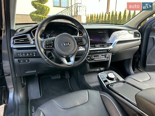 Серый Киа Niro, объемом двигателя 0 л и пробегом 38 тыс. км за 19999 $, фото 47 на Automoto.ua