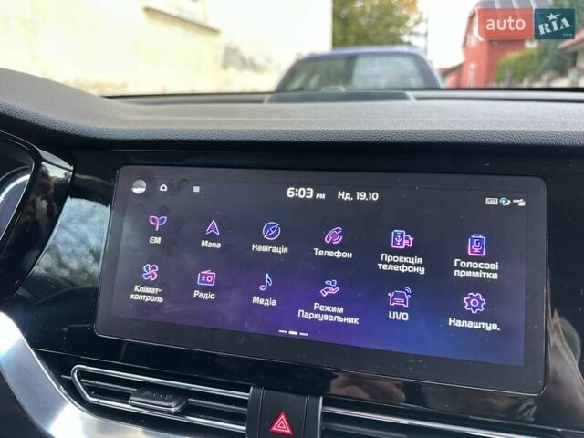 Сірий Кіа Niro, об'ємом двигуна 0 л та пробігом 105 тис. км за 19950 $, фото 32 на Automoto.ua