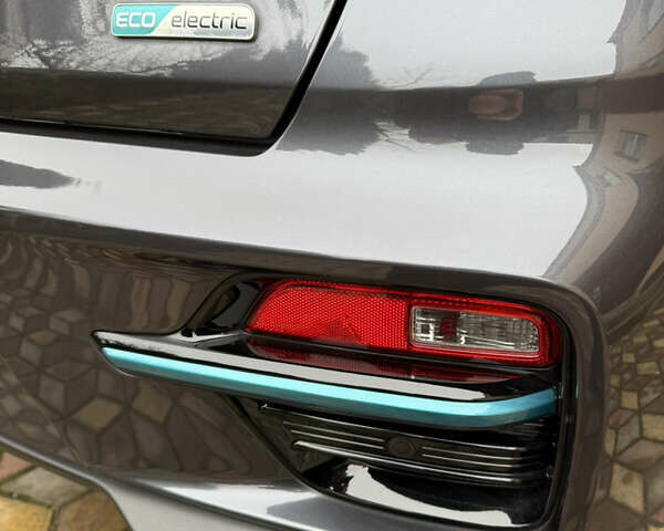 Сірий Кіа Niro, об'ємом двигуна 0 л та пробігом 50 тис. км за 22300 $, фото 28 на Automoto.ua