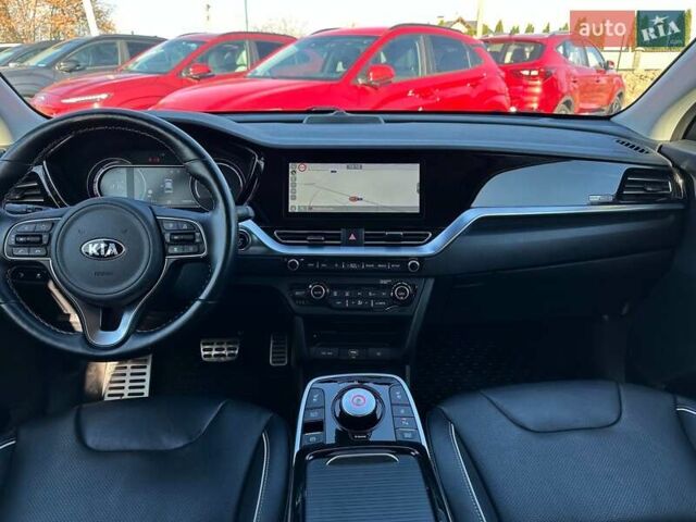 Сірий Кіа Niro, об'ємом двигуна 0 л та пробігом 100 тис. км за 21900 $, фото 71 на Automoto.ua
