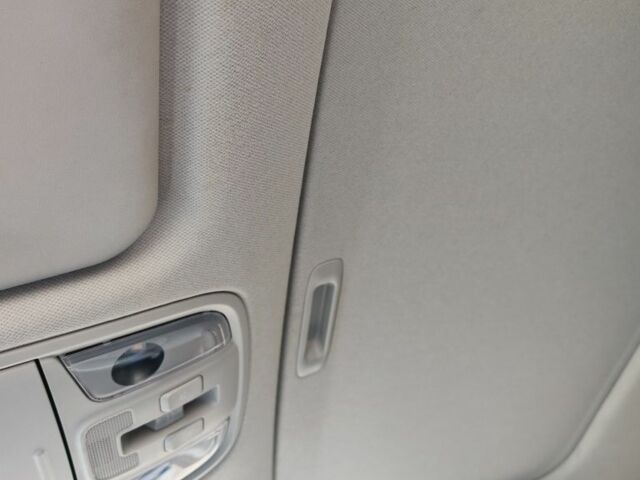 Сірий Кіа Niro, об'ємом двигуна 0 л та пробігом 76 тис. км за 18700 $, фото 16 на Automoto.ua