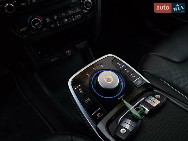 Сірий Кіа Niro, об'ємом двигуна 0 л та пробігом 136 тис. км за 18899 $, фото 25 на Automoto.ua