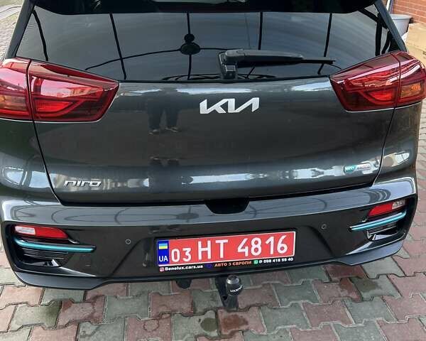 Серый Киа Niro, объемом двигателя 0 л и пробегом 106 тыс. км за 21700 $, фото 3 на Automoto.ua