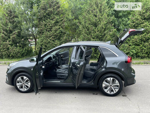 Сірий Кіа Niro, об'ємом двигуна 0 л та пробігом 19 тис. км за 35980 $, фото 134 на Automoto.ua