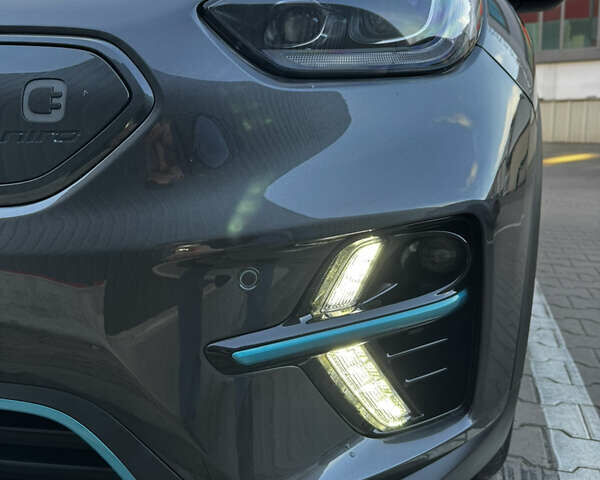 Серый Киа Niro, объемом двигателя 0 л и пробегом 86 тыс. км за 23400 $, фото 83 на Automoto.ua