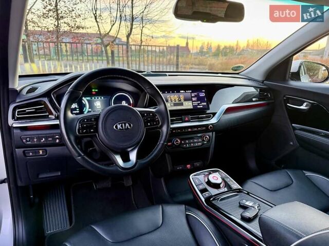 Киа Niro 2021 в Бердичеве на Automoto.ua Серый Киа Niro, объемом двигателя 0 л и пробегом 70 тыс. км за 21350 $, фото 55 на Automoto.ua