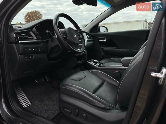 Серый Киа Niro, объемом двигателя 0 л и пробегом 62 тыс. км за 23600 $, фото 42 на Automoto.ua