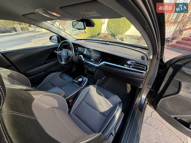 Серый Киа Niro, объемом двигателя 0 л и пробегом 157 тыс. км за 18350 $, фото 26 на Automoto.ua