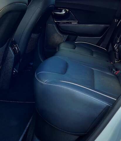 Серый Киа Niro, объемом двигателя 0 л и пробегом 32 тыс. км за 23500 $, фото 34 на Automoto.ua