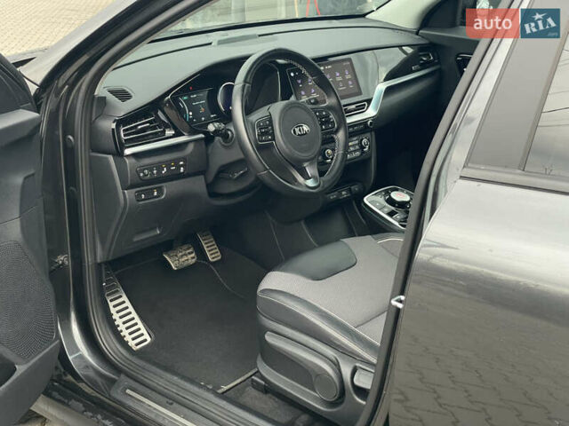 Сірий Кіа Niro, об'ємом двигуна 0 л та пробігом 52 тис. км за 22999 $, фото 47 на Automoto.ua