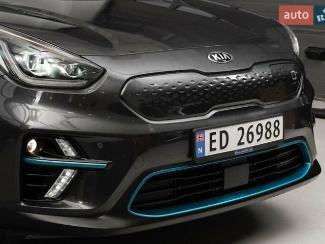 Сірий Кіа Niro, об'ємом двигуна 0 л та пробігом 77 тис. км за 14950 $, фото 4 на Automoto.ua