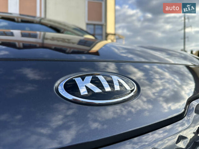 Серый Киа Niro, объемом двигателя 0 л и пробегом 38 тыс. км за 19999 $, фото 7 на Automoto.ua