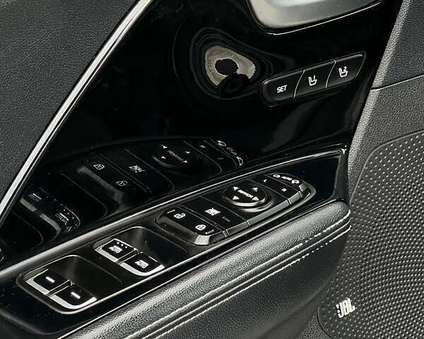 Серый Киа Niro, объемом двигателя 0 л и пробегом 91 тыс. км за 19500 $, фото 8 на Automoto.ua