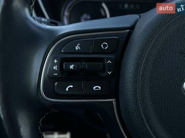 Сірий Кіа Niro, об'ємом двигуна 0 л та пробігом 37 тис. км за 23600 $, фото 45 на Automoto.ua