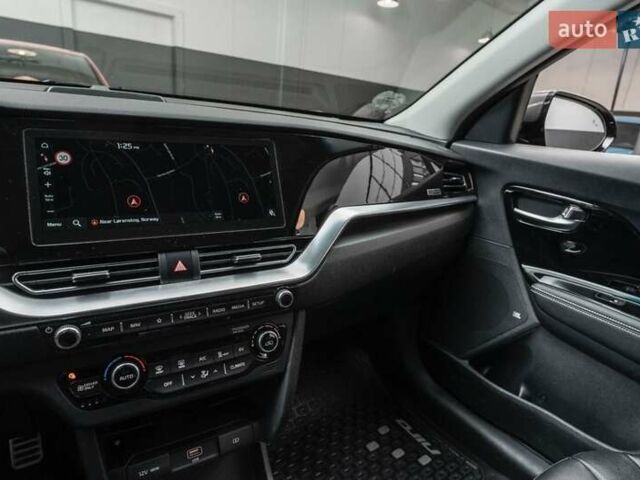 Сірий Кіа Niro, об'ємом двигуна 0 л та пробігом 77 тис. км за 14950 $, фото 24 на Automoto.ua