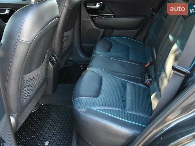 Сірий Кіа Niro, об'ємом двигуна 0 л та пробігом 99 тис. км за 22880 $, фото 28 на Automoto.ua