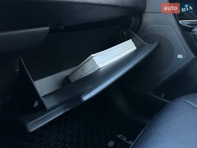 Сірий Кіа Niro, об'ємом двигуна 0 л та пробігом 100 тис. км за 21900 $, фото 67 на Automoto.ua