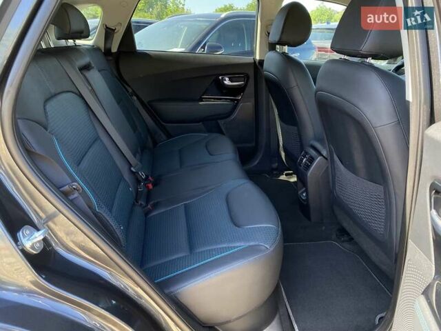 Серый Киа Niro, объемом двигателя 0 л и пробегом 67 тыс. км за 23400 $, фото 62 на Automoto.ua