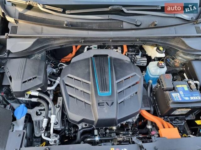 Серый Киа Niro, объемом двигателя 0 л и пробегом 121 тыс. км за 18750 $, фото 36 на Automoto.ua