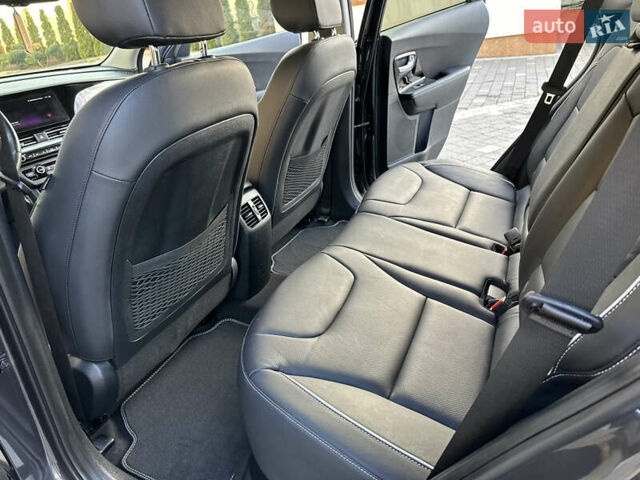 Серый Киа Niro, объемом двигателя 0 л и пробегом 38 тыс. км за 19999 $, фото 50 на Automoto.ua