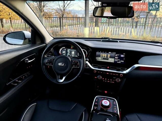 Киа Niro 2021 в Бердичеве на Automoto.ua Серый Киа Niro, объемом двигателя 0 л и пробегом 70 тыс. км за 21350 $, фото 100 на Automoto.ua