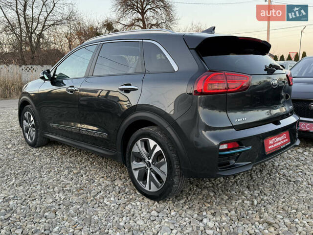 Серый Киа Niro, объемом двигателя 0 л и пробегом 82 тыс. км за 22900 $, фото 17 на Automoto.ua