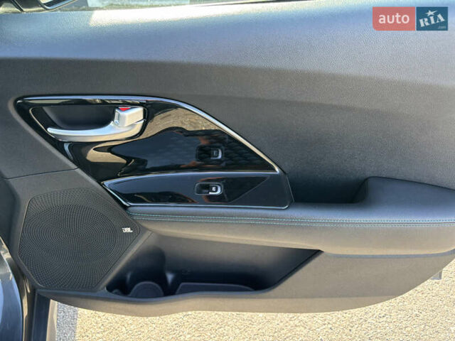 Серый Киа Niro, объемом двигателя 0 л и пробегом 200 тыс. км за 16900 $, фото 13 на Automoto.ua