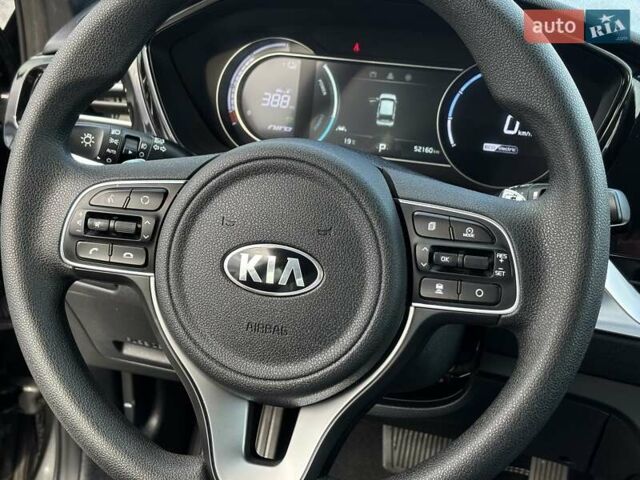 Серый Киа Niro, объемом двигателя 0 л и пробегом 52 тыс. км за 20750 $, фото 16 на Automoto.ua
