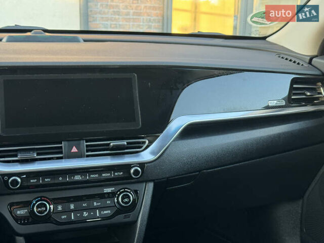 Серый Киа Niro, объемом двигателя 0 л и пробегом 139 тыс. км за 17999 $, фото 51 на Automoto.ua