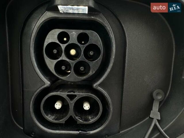 Сірий Кіа Niro, об'ємом двигуна 0 л та пробігом 37 тис. км за 24600 $, фото 33 на Automoto.ua