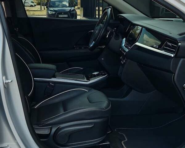 Серый Киа Niro, объемом двигателя 0 л и пробегом 32 тыс. км за 23500 $, фото 36 на Automoto.ua