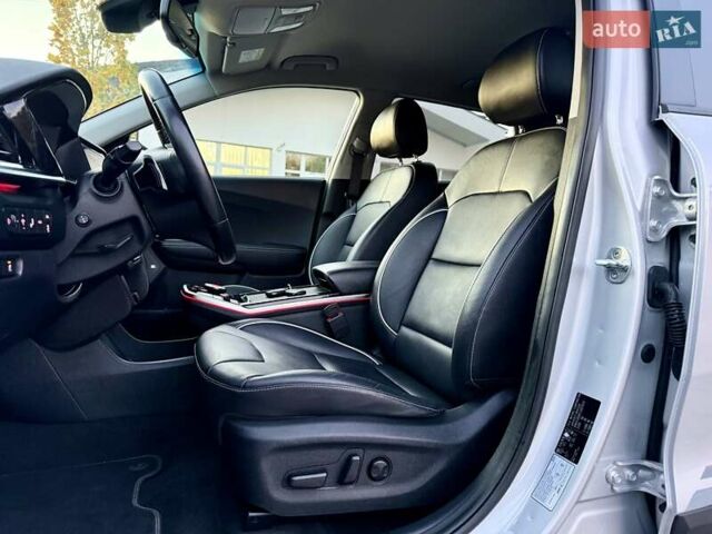 Киа Niro 2021 в Бердичеве на Automoto.ua Серый Киа Niro, объемом двигателя 0 л и пробегом 70 тыс. км за 21350 $, фото 49 на Automoto.ua