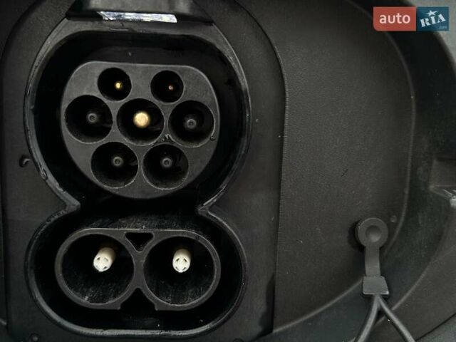 Серый Киа Niro, объемом двигателя 0 л и пробегом 62 тыс. км за 24600 $, фото 33 на Automoto.ua