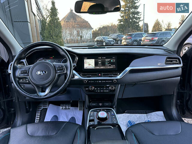 Серый Киа Niro, объемом двигателя 0 л и пробегом 55 тыс. км за 18899 $, фото 45 на Automoto.ua