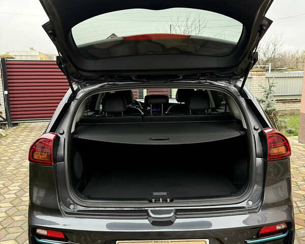 Сірий Кіа Niro, об'ємом двигуна 0 л та пробігом 50 тис. км за 22300 $, фото 70 на Automoto.ua