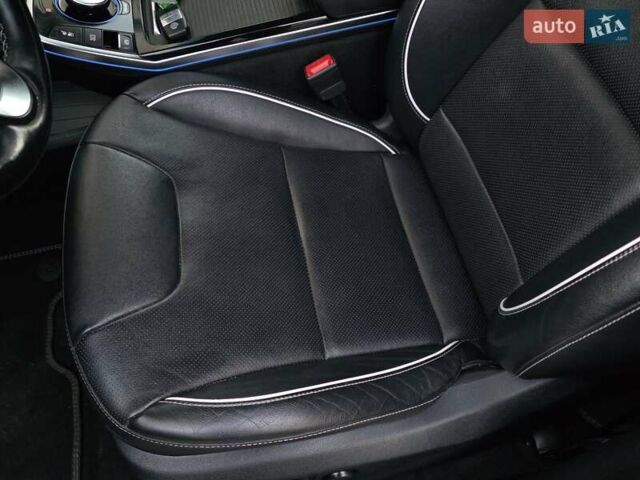 Сірий Кіа Niro, об'ємом двигуна 0 л та пробігом 136 тис. км за 18899 $, фото 23 на Automoto.ua
