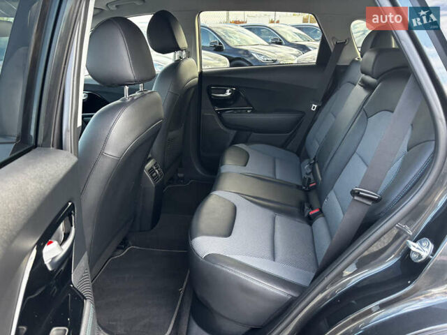 Сірий Кіа Niro, об'ємом двигуна 0 л та пробігом 50 тис. км за 19999 $, фото 27 на Automoto.ua