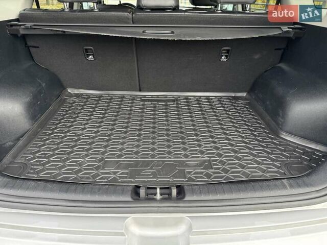 Сірий Кіа Niro, об'ємом двигуна 0 л та пробігом 101 тис. км за 19300 $, фото 31 на Automoto.ua