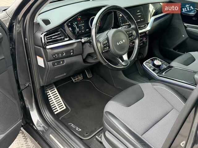 Серый Киа Niro, объемом двигателя 0 л и пробегом 47 тыс. км за 23890 $, фото 9 на Automoto.ua