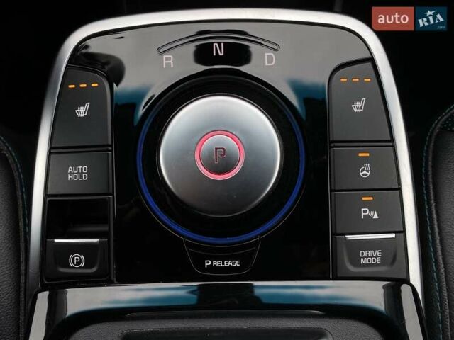 Сірий Кіа Niro, об'ємом двигуна 0 л та пробігом 86 тис. км за 23400 $, фото 11 на Automoto.ua