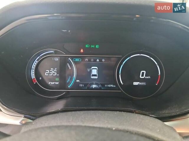 Сірий Кіа Niro, об'ємом двигуна 0 л та пробігом 111 тис. км за 19999 $, фото 9 на Automoto.ua