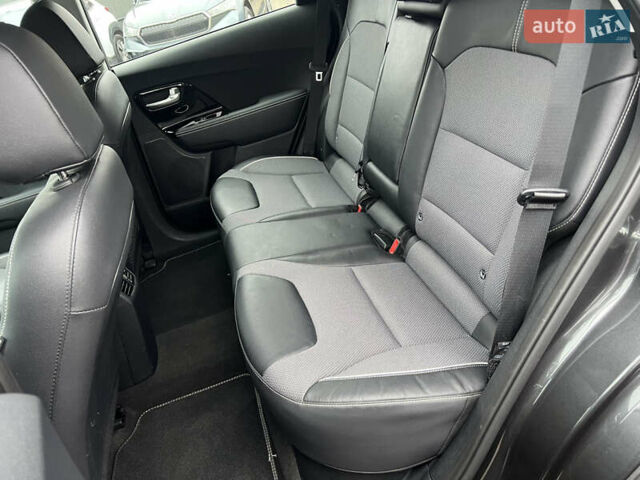 Серый Киа Niro, объемом двигателя 0 л и пробегом 107 тыс. км за 20903 $, фото 27 на Automoto.ua