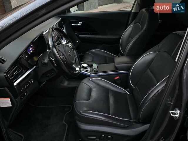 Сірий Кіа Niro, об'ємом двигуна 0 л та пробігом 136 тис. км за 18899 $, фото 22 на Automoto.ua