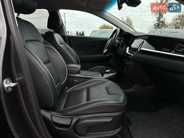 Серый Киа Niro, объемом двигателя 0 л и пробегом 62 тыс. км за 23600 $, фото 87 на Automoto.ua