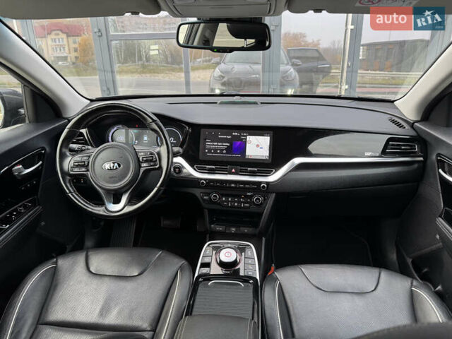 Серый Киа Niro, объемом двигателя 0 л и пробегом 147 тыс. км за 18450 $, фото 65 на Automoto.ua