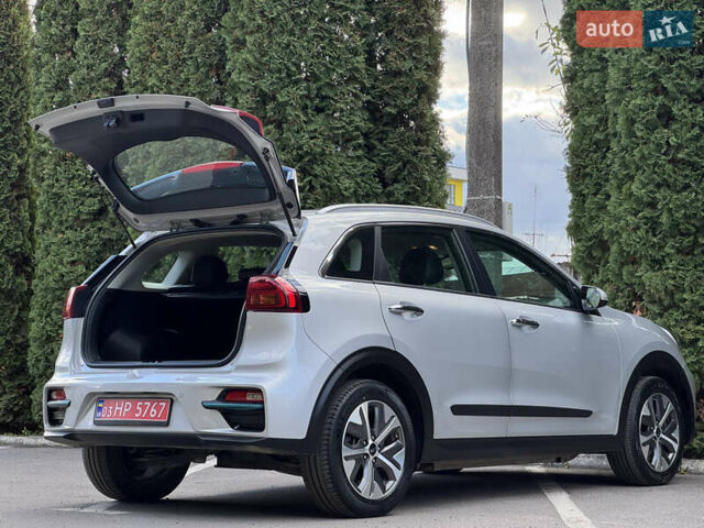 Сірий Кіа Niro, об'ємом двигуна 0 л та пробігом 141 тис. км за 17799 $, фото 15 на Automoto.ua